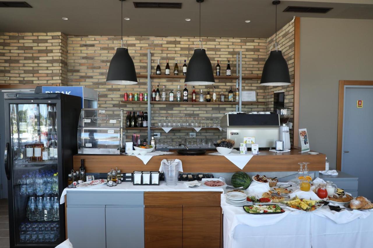 Dolce Italia Residence Radhime Bagian luar foto